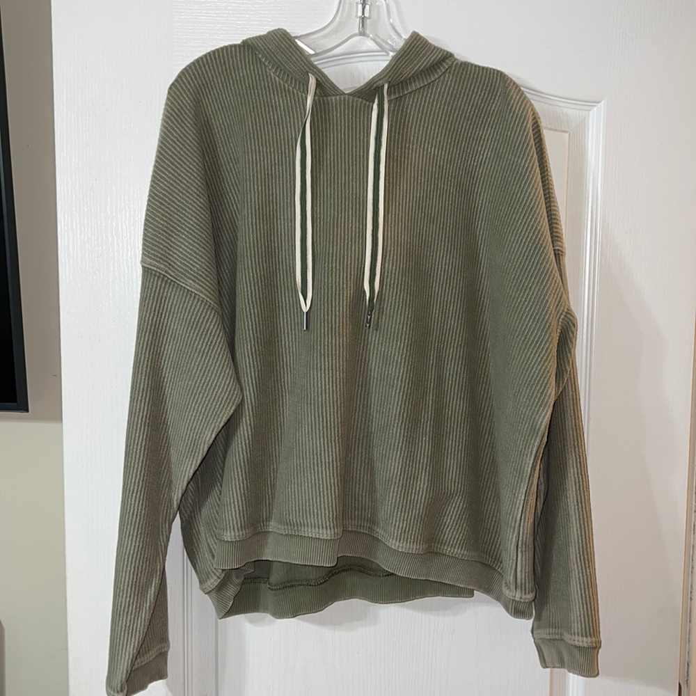 American Eagle hoodie never worn